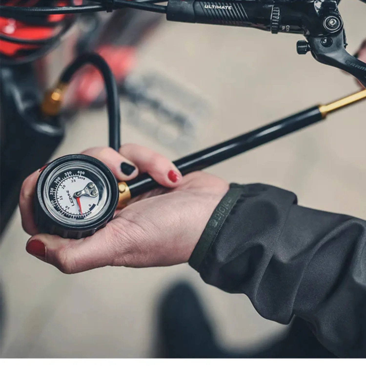 Lezyne Shock Drive Fork n Shock Pump (400psi) - Image 5