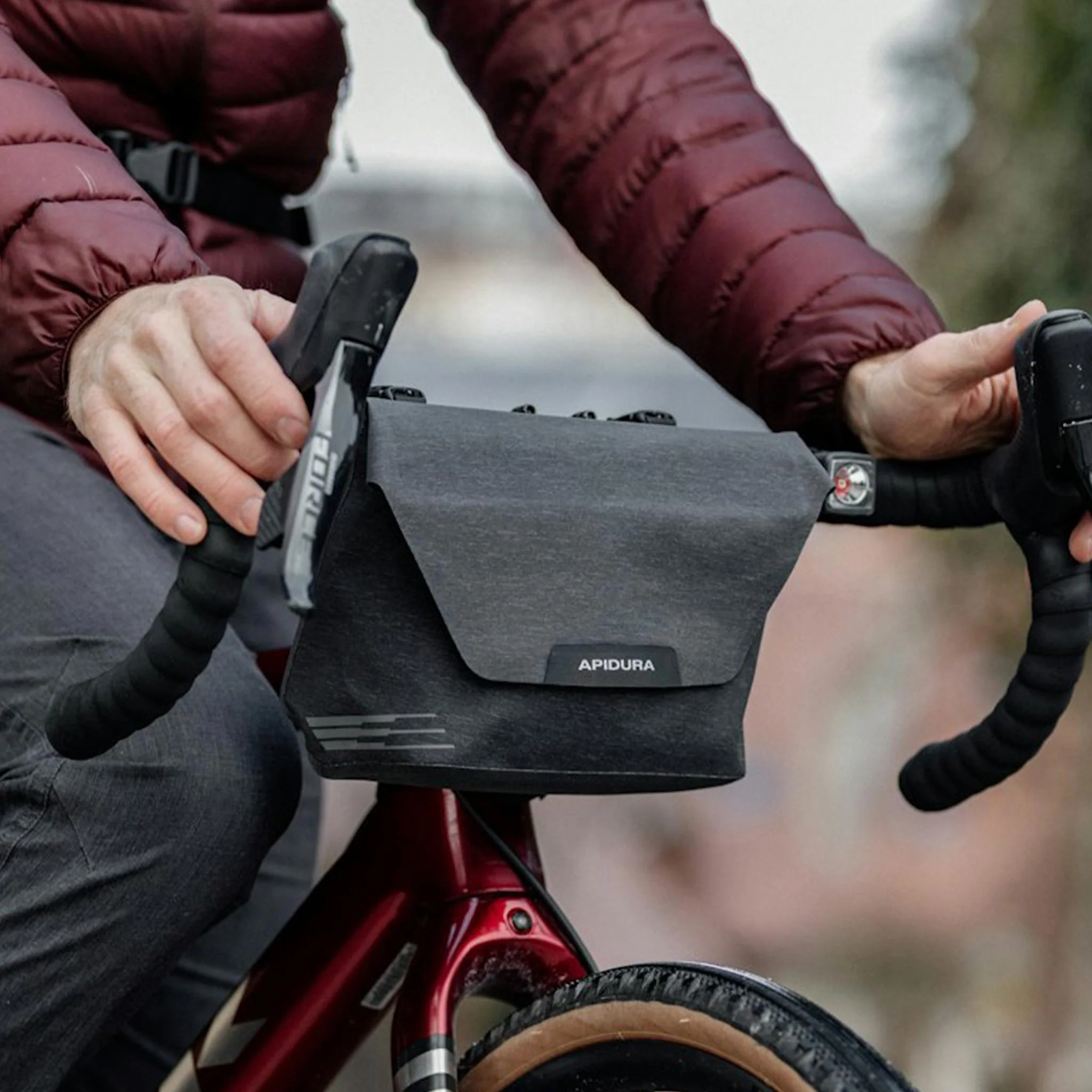 Apidura City Handlebar Pack 2L - Image 3