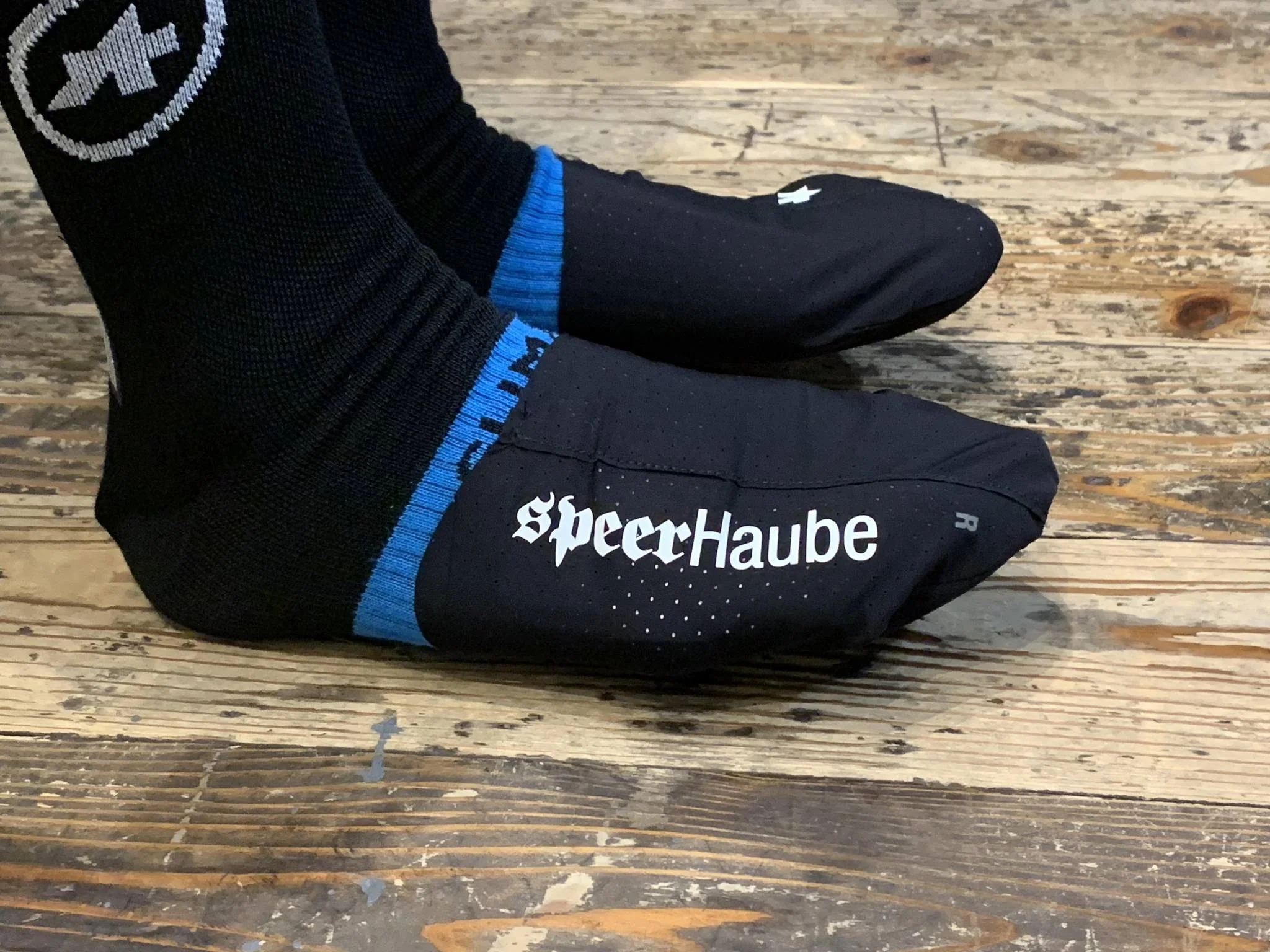 ASSOS Sock Cover Speerhaube - Image 6