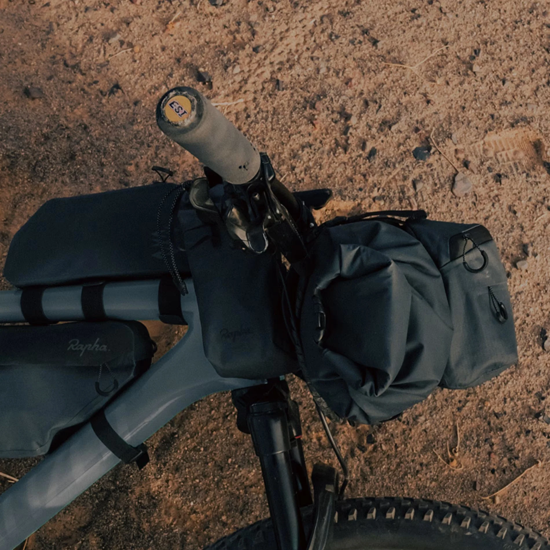 Rapha Explore Handlebar Pack 10L - Image 3