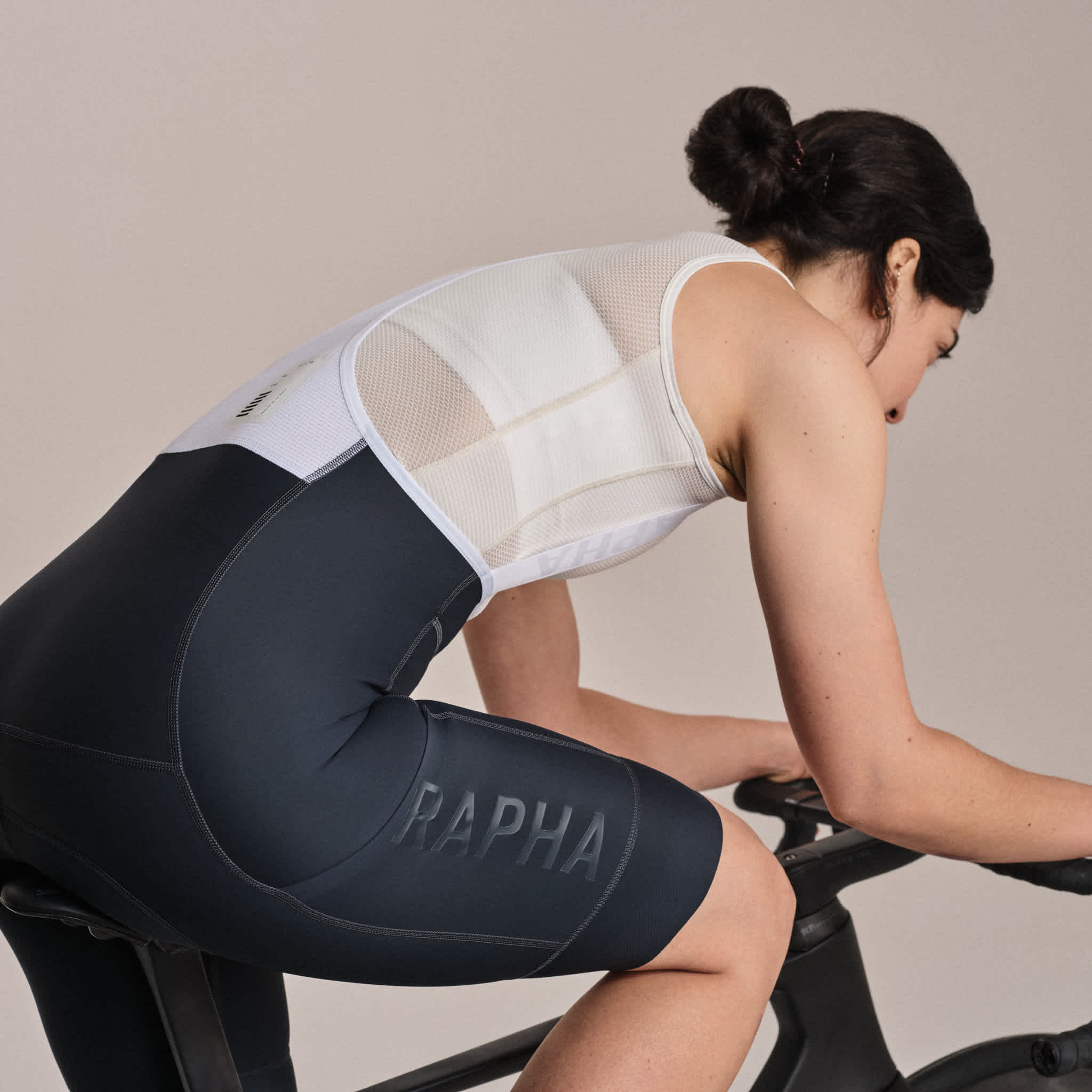 Rapha Women's Pro Team Cargo Bib Short - Regular - Image 10